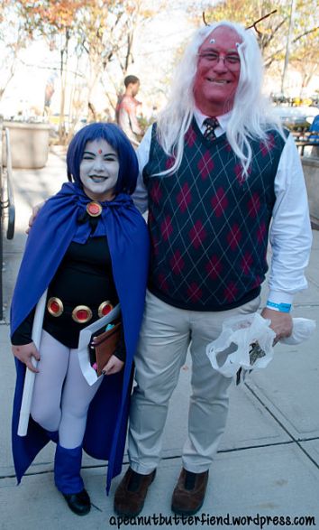 Father and daughter duo! It's Raven and her father...I love how the father is using googly eyes for his second pair of eyes. He told me instead of opting for tattoos in his cosplay, he opted for a thanksgiving theme-he mentioned there is a teen titans episode where Raven's father comes to the tower to eat dinner with the titans. I loved seeing all the supportive, passionate parents. 